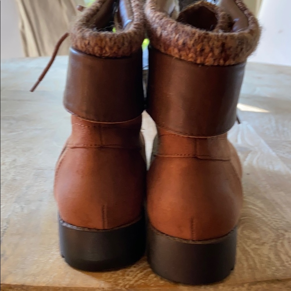 Boots - Picture 5 of 8